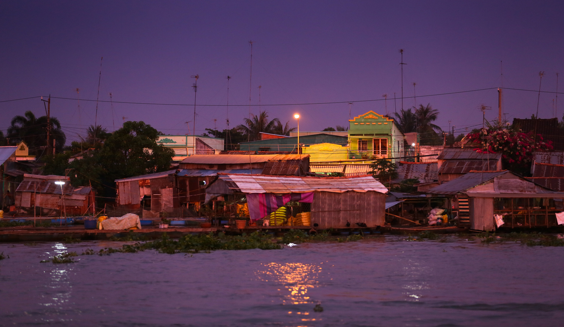 Mekong Sa Dec abends