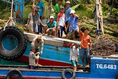 Mekong- Schiffslöscher bei der Arbeit