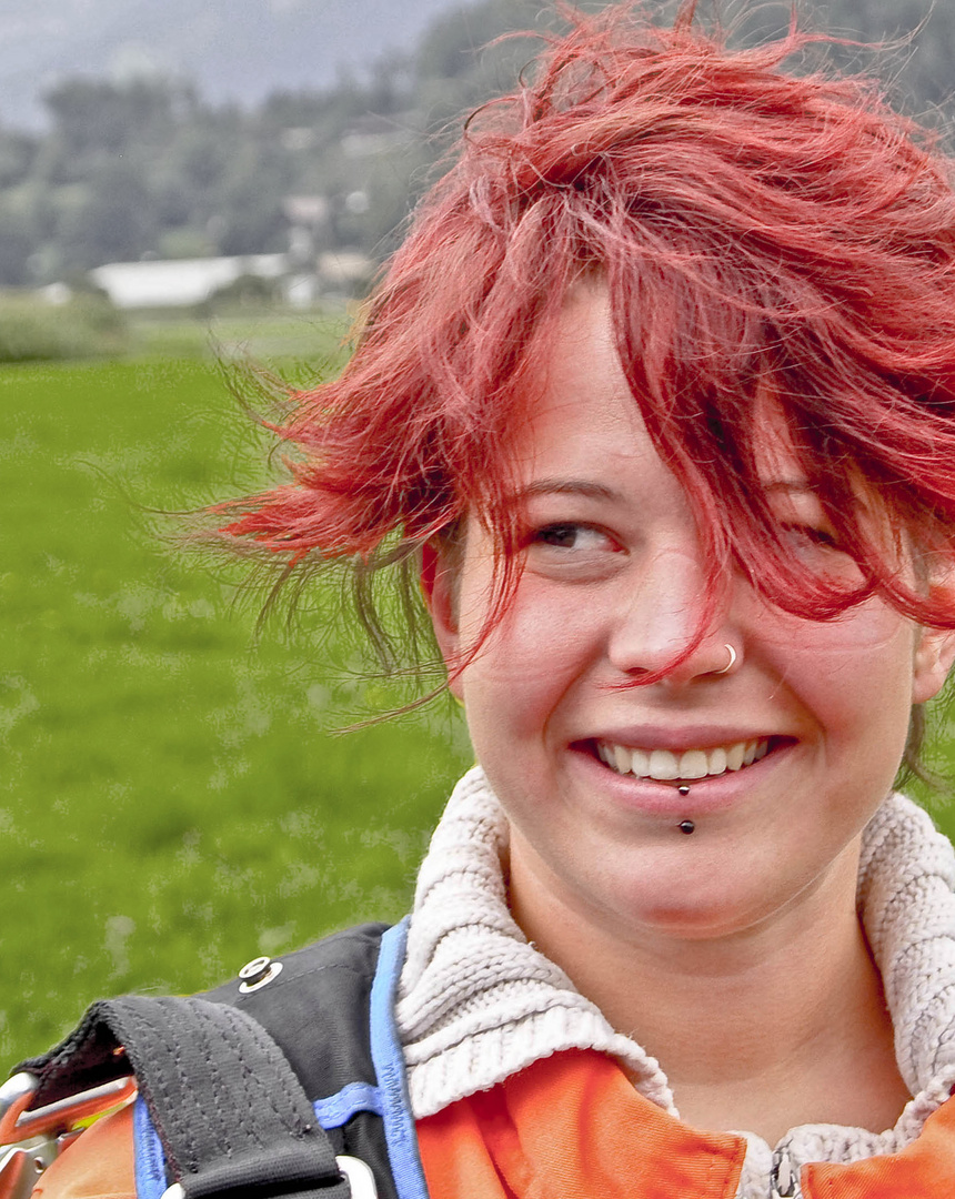 Melanie beim Skydiving Angpasst nach Vorschlägen