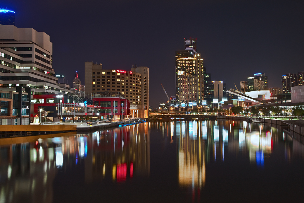 Melbourne at night-2