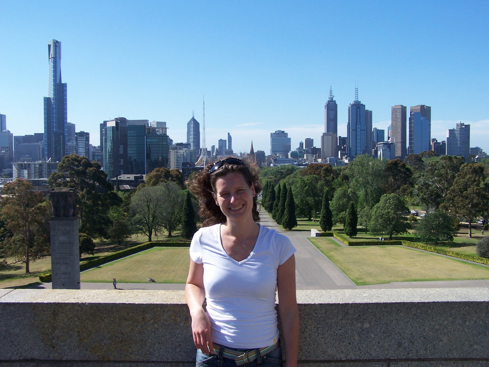 Melbourne, Blick über die Innenstadt vom War Memorial in den Royal Botanic Gardens