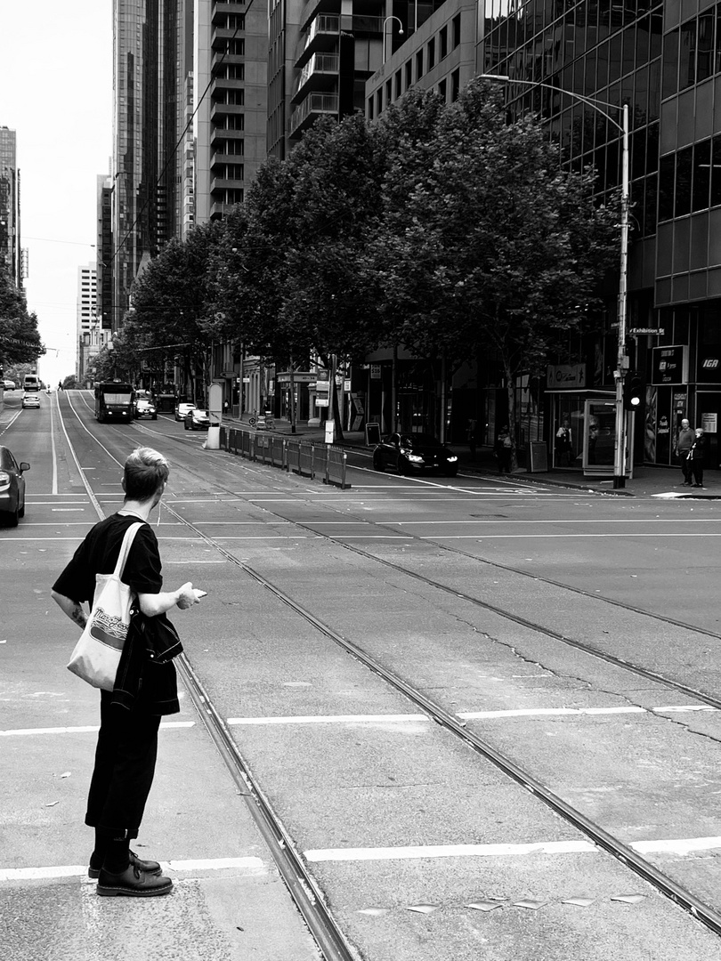 Melbourne b/w