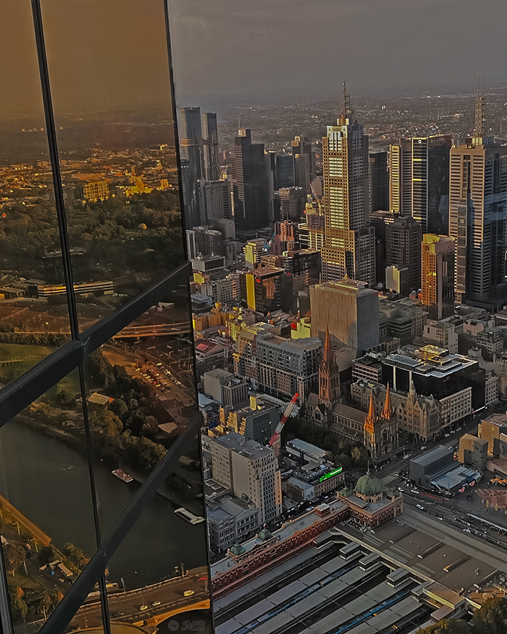 Melbourne im Spiegel