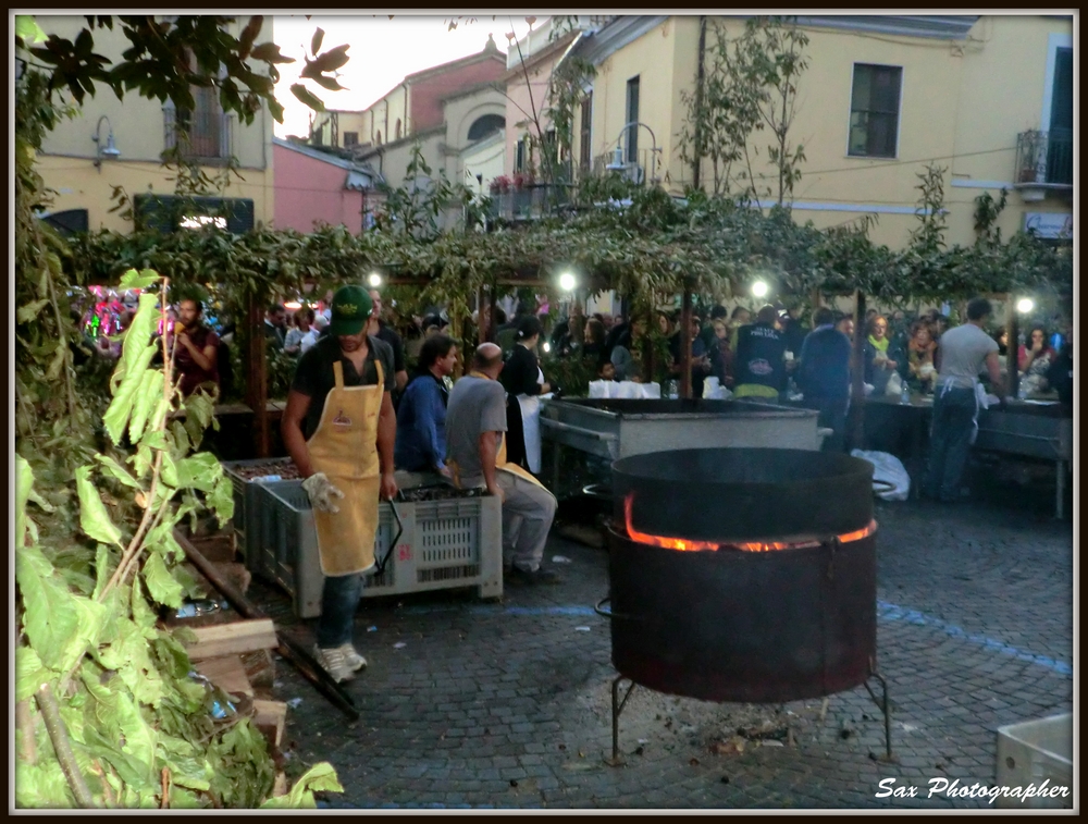 Melfi, la sagra della Varola (castagna)