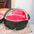 Melone pastèque zum Korb geschnitzt