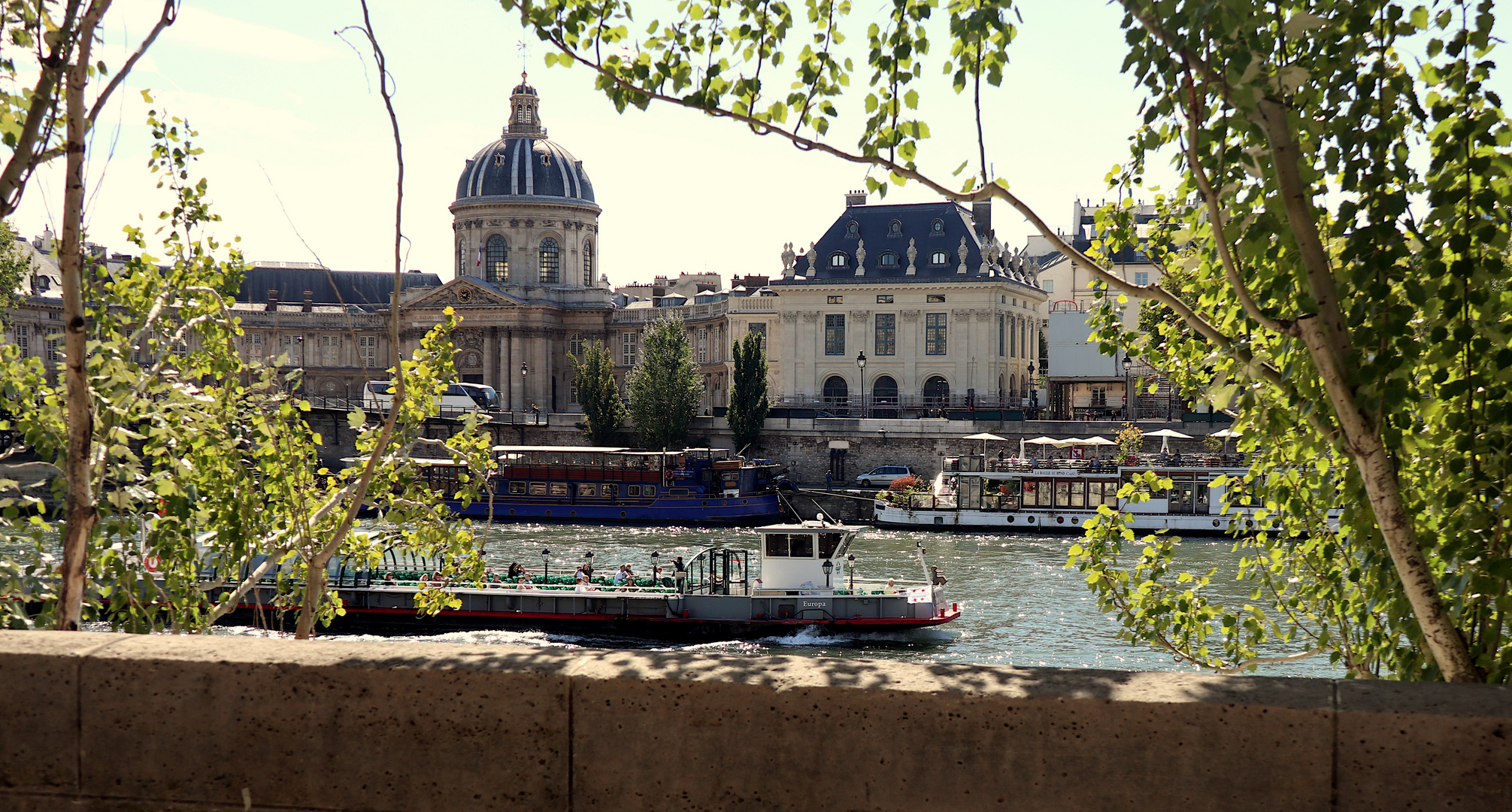 Mémoire de Paris 2. Navires sur la Seine