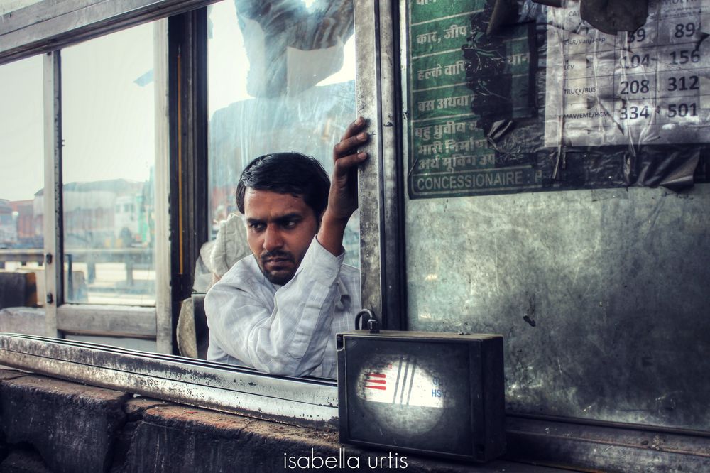 Men at work - Casello autostradale in India