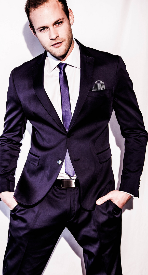 MEN SUIT ITALIAN STYLE