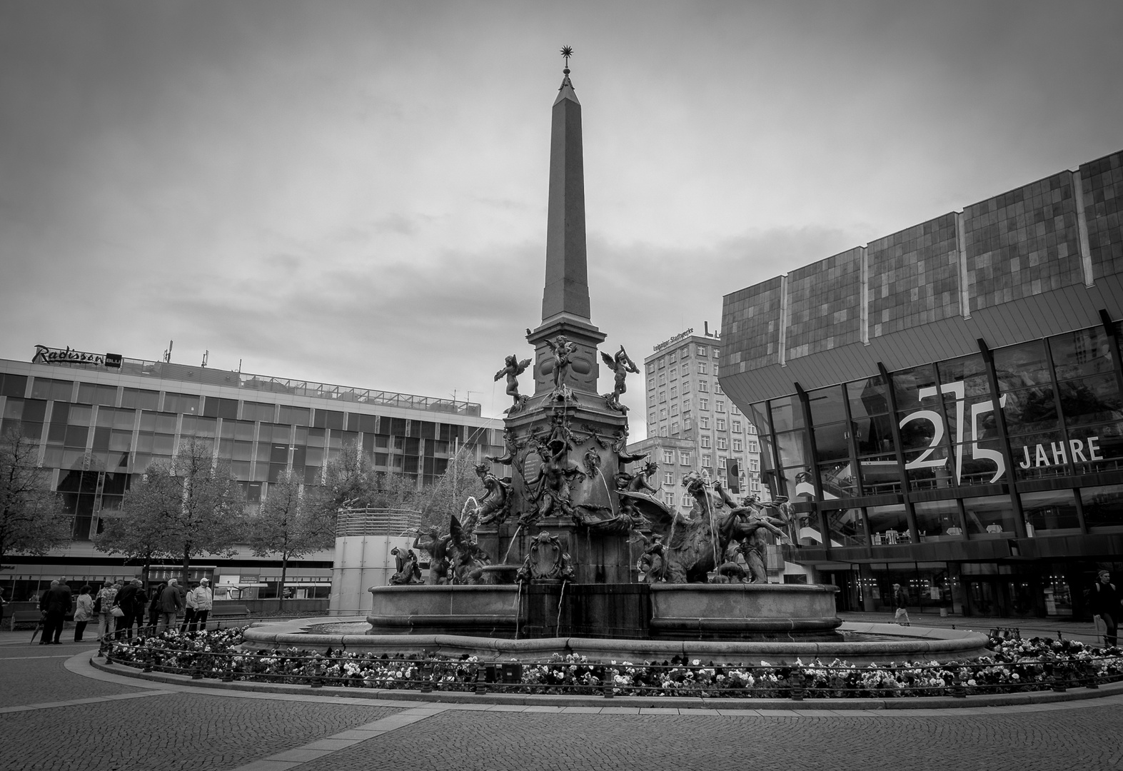 Mendelbrunnen vor dem Gewandhaus Leipzig