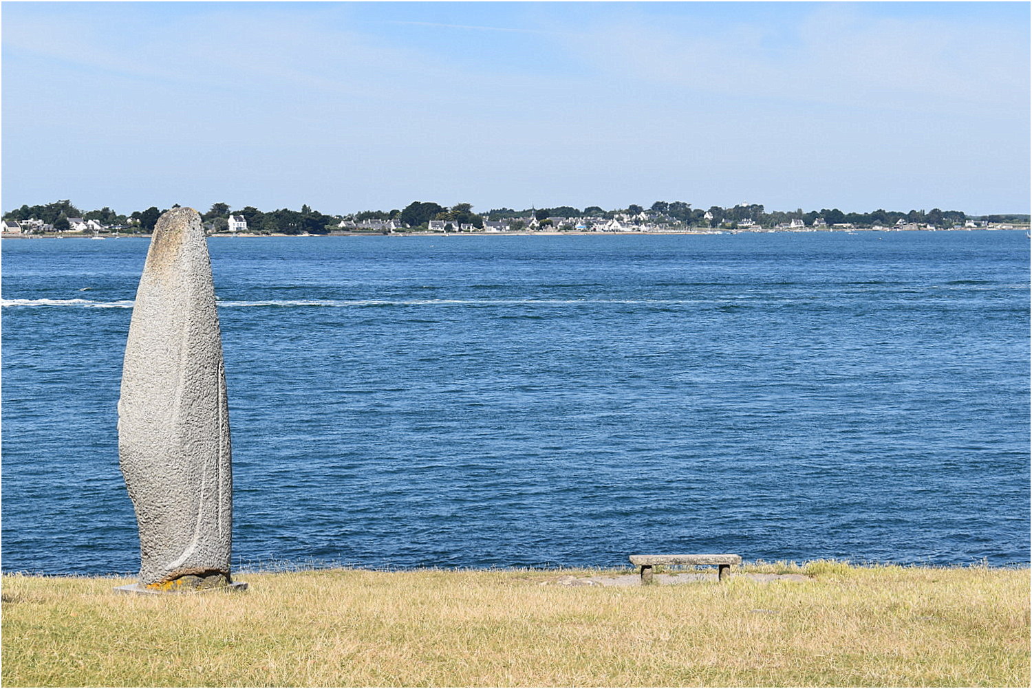 menhir de la pointe de bilgroix        port navalo