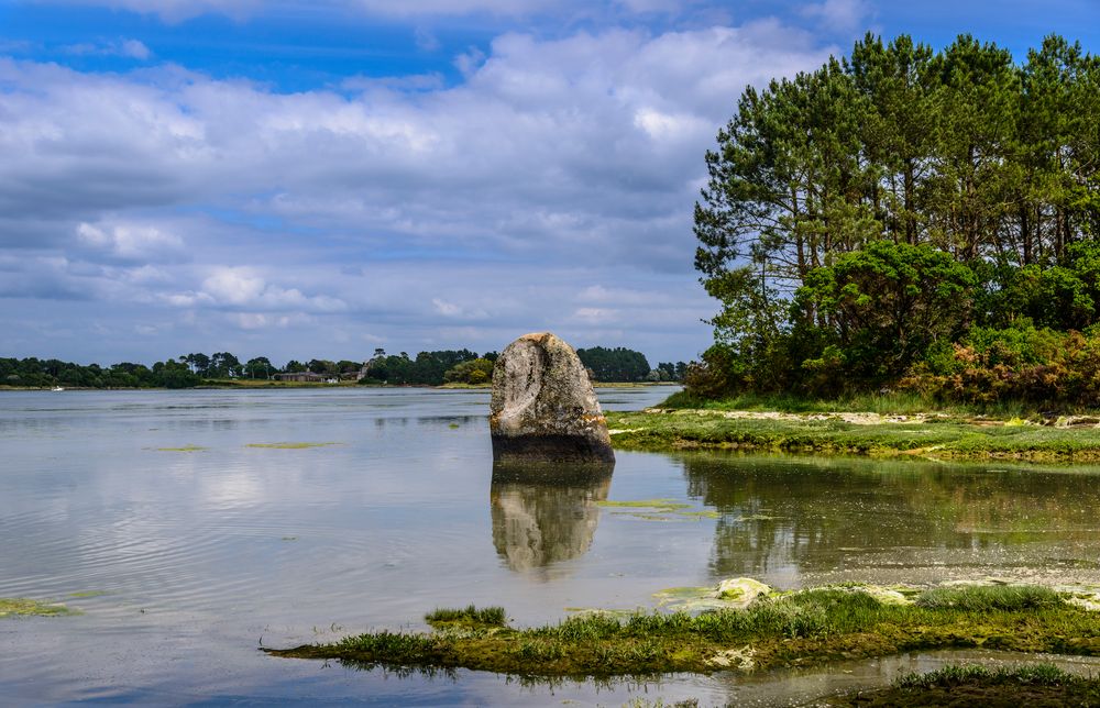 Menhir de Penglaouic, Pont-l'Abbé, Bretagne, France