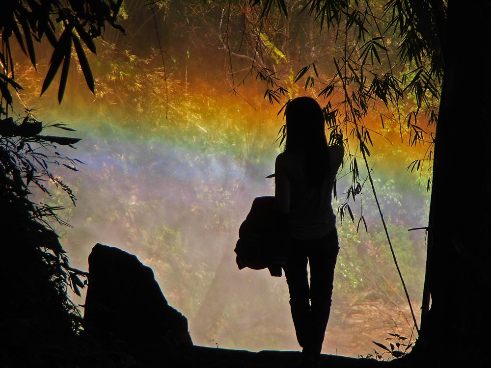 Mensch trifft Regenbogen