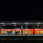 Menschen am Bahnsteig