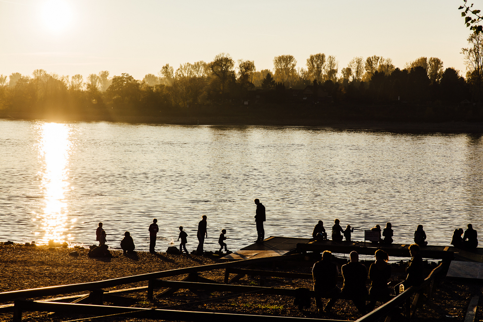 Menschen am Fluss