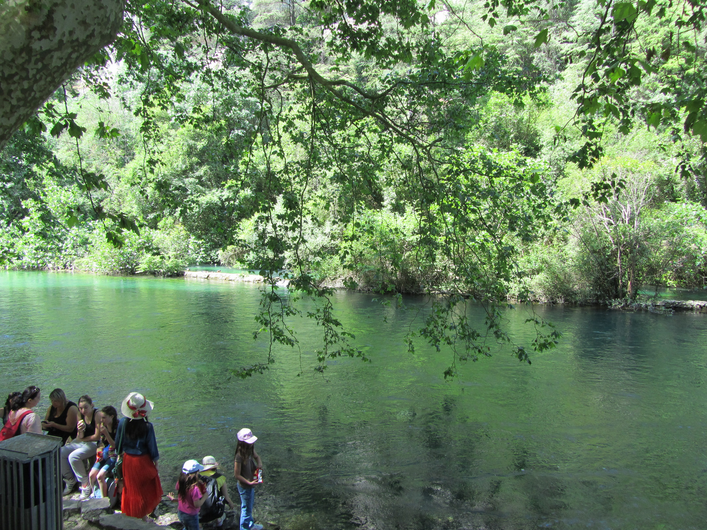 Menschen am Fluss