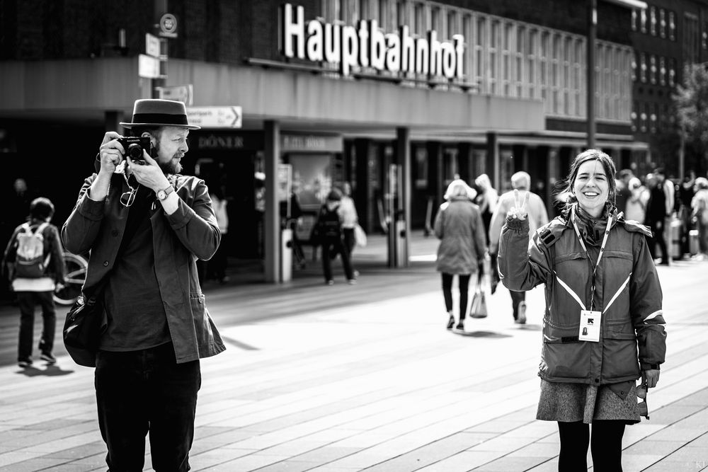 Menschen am Hauptbahnhof ...