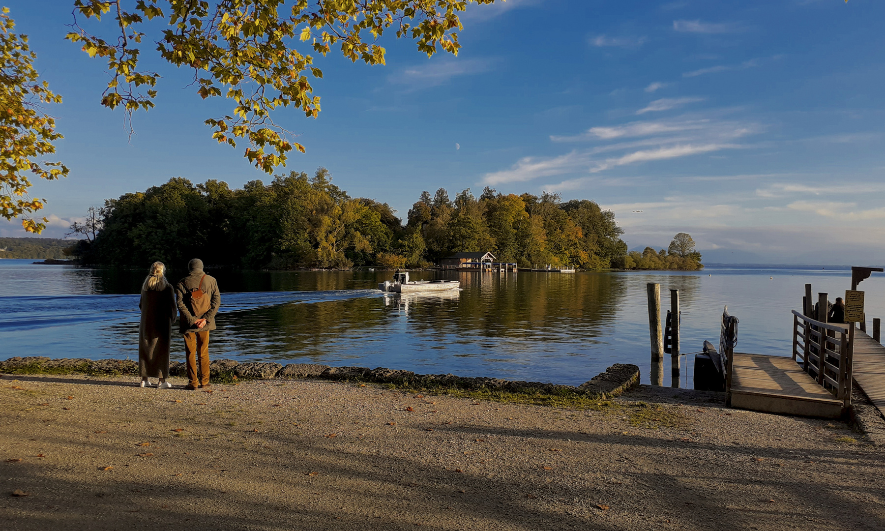 Menschen am See - Träumen und Hoffen