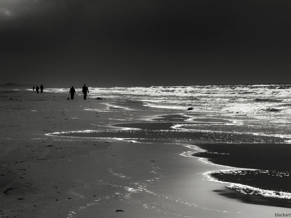 menschen am strand ..