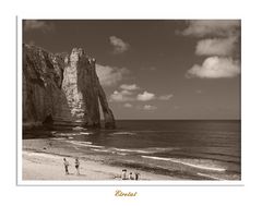 Menschen am Strand von Etretat