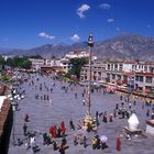 Menschen auf dem Jokhang Vorplatz, Lhasa