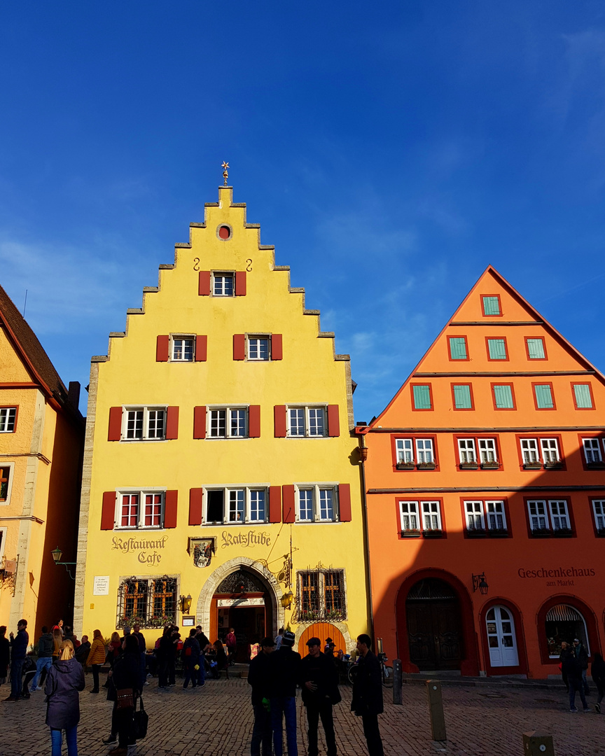 Menschen auf dem Marktplatz