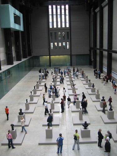 menschen + büsten ...... (modern tate, london)