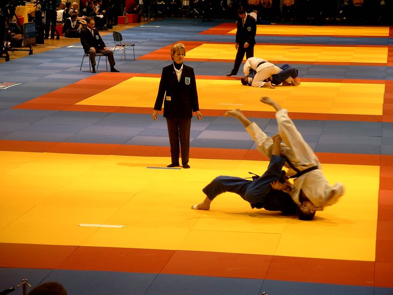Menschen fliegen durch die Luft - Judo-EM in Düsseldorf