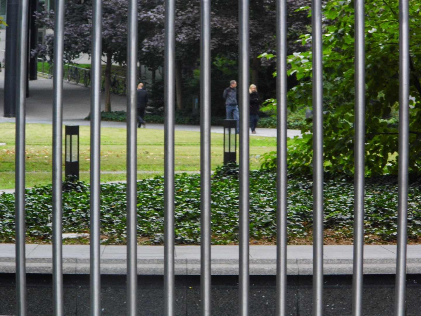 Menschen hinter Gittern