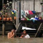 Menschen im Klong Om 2 (Bangkok)