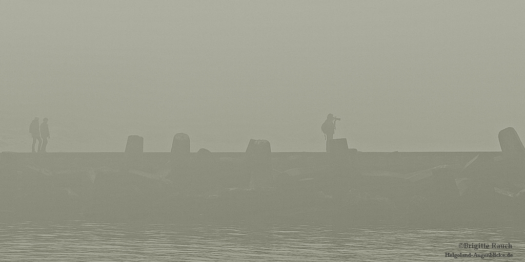 Menschen im Nebel