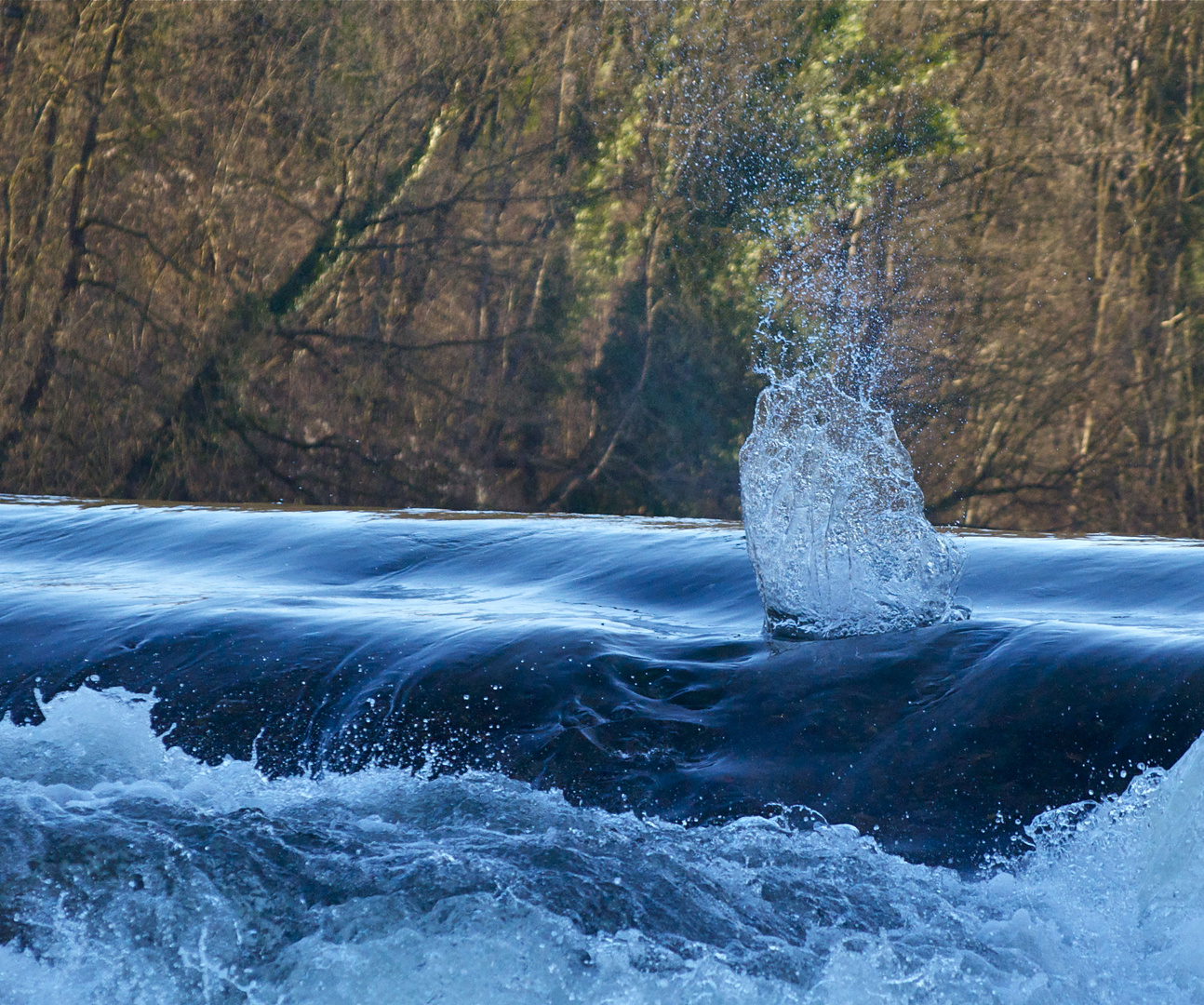 Menschen, Steine und Wasser