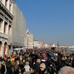 Menschenauflauf Venedig 2012