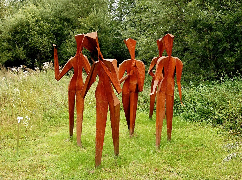 Menschengruppe - Skulpturen in Eisen
