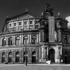 Menschenleer ..... Semperoper