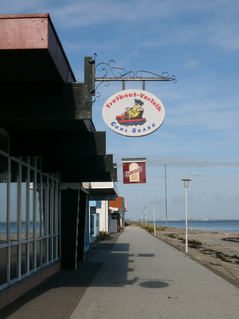 Menschenleere Promenade (Ostsee)