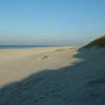 Menschenleerer Nordseestrand in Gronhoj