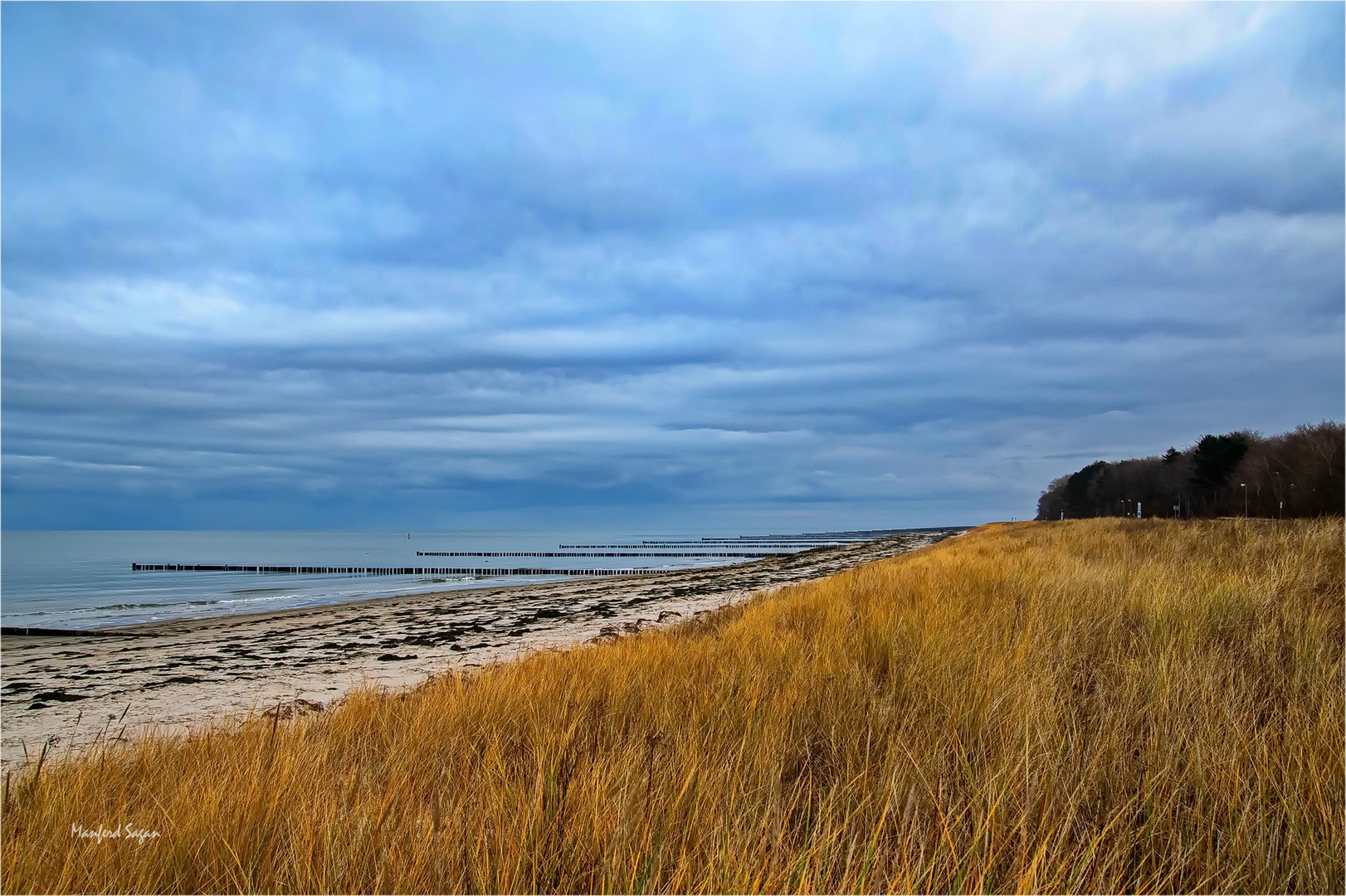 Menschenleerer Strand/Zingst/Darß