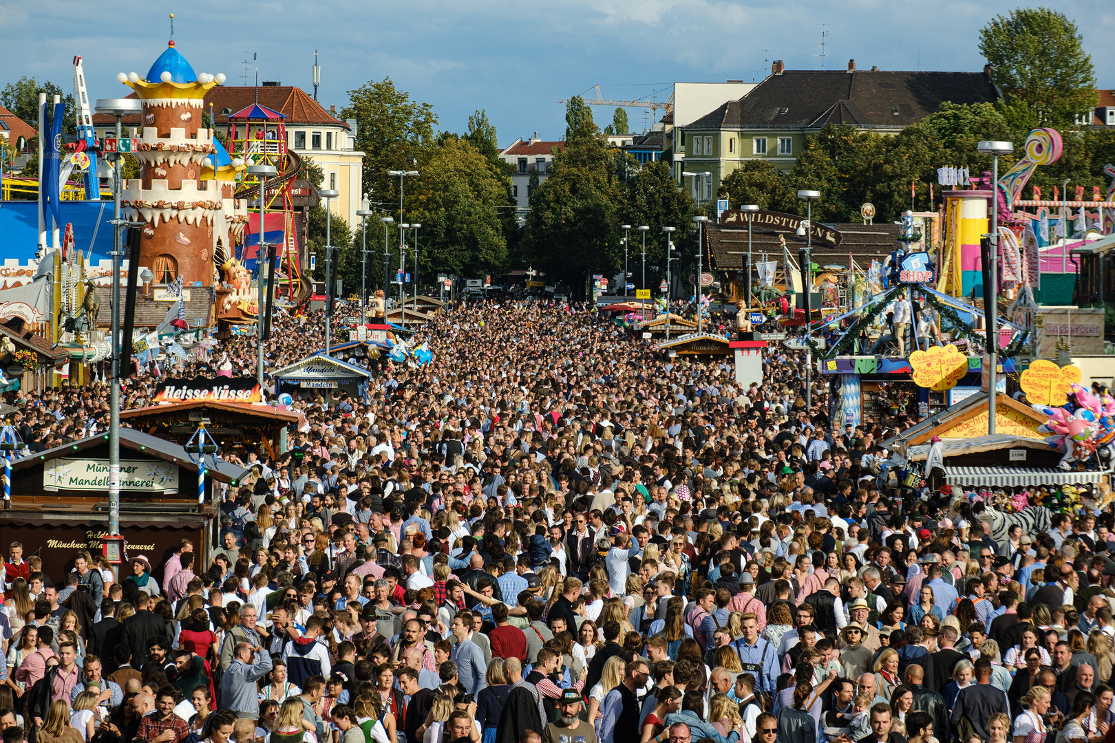 Menschenmassen auf der Wiesn