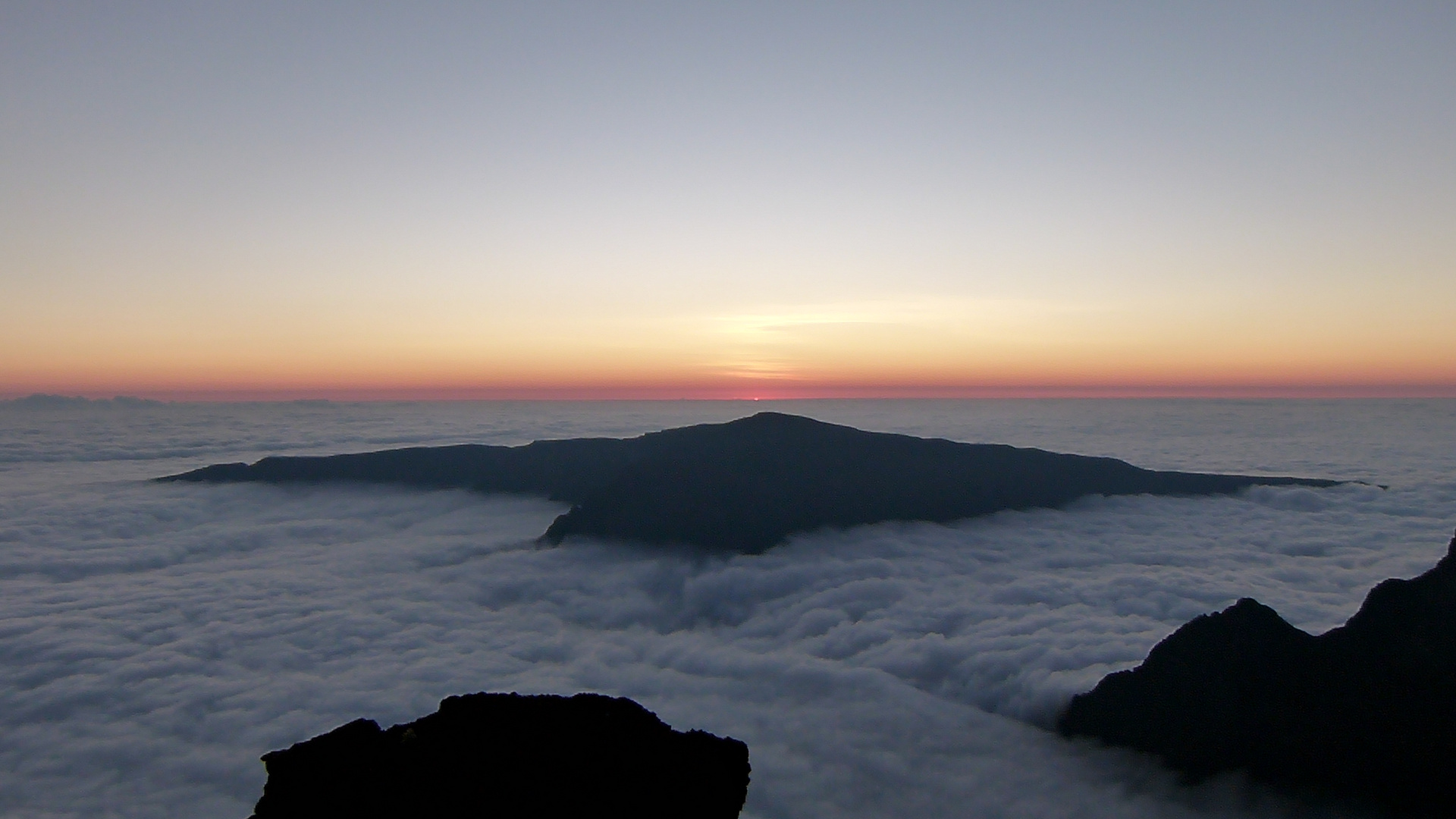 mer de nuage au piton des neiges