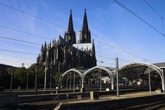 Mer losse de dom en kölle....