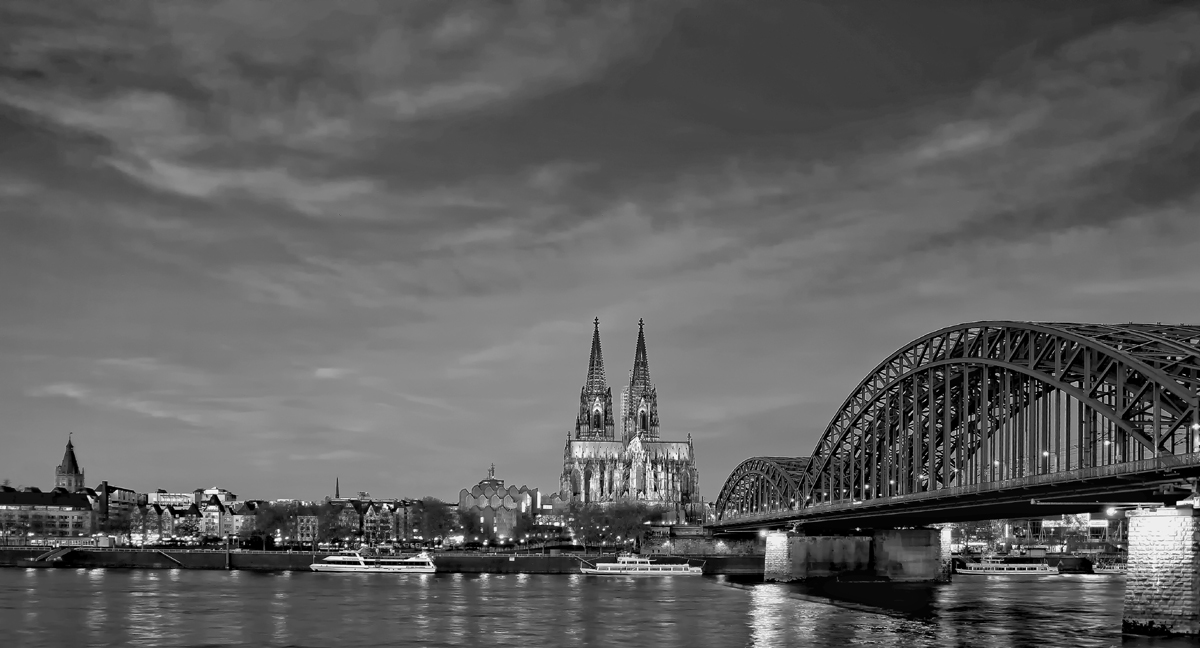 Mer losse d`r Dom en Kölle