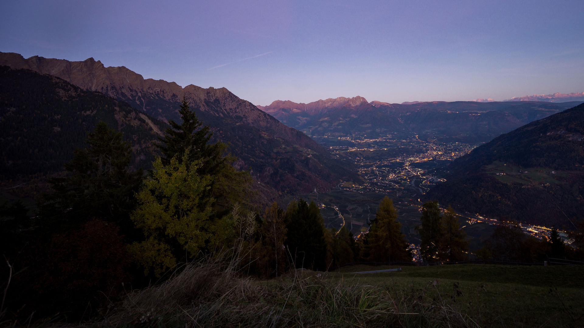 MERAN bei Nacht