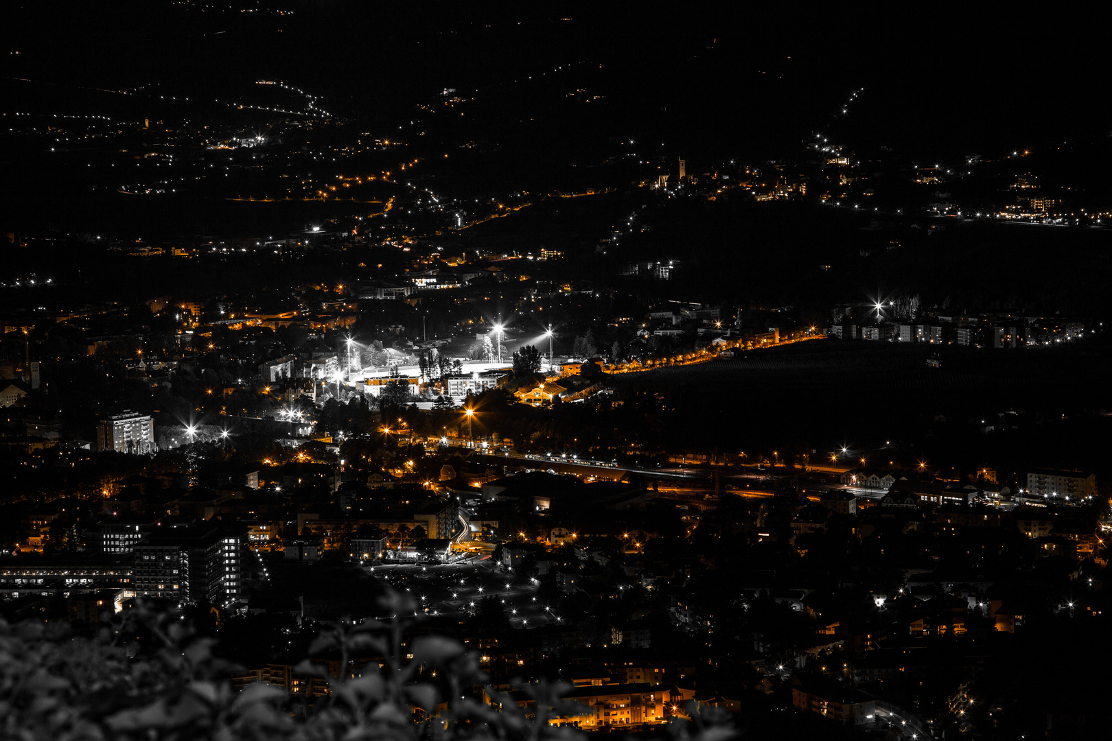 Meran Orange night