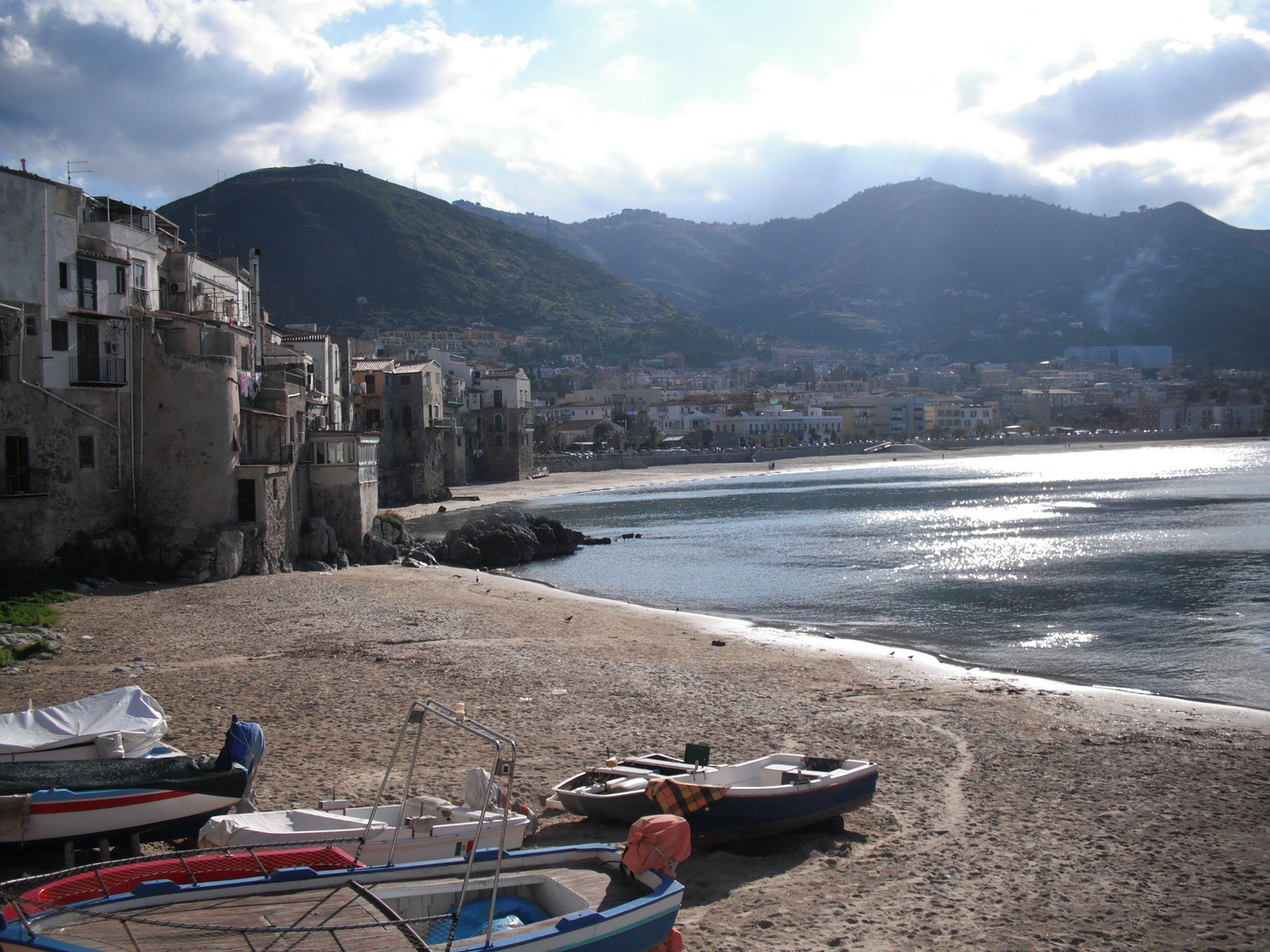 meravigliosa Sicilia,anche d'inverno,(porto di Cefalù)