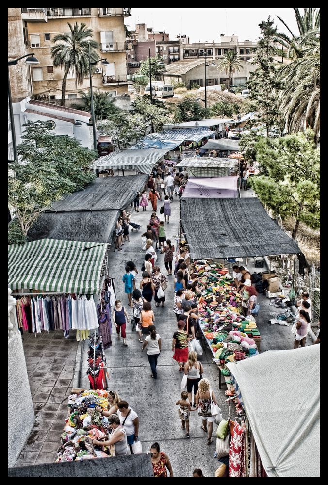 Mercadillo de los viernes... de Francisco Puig 