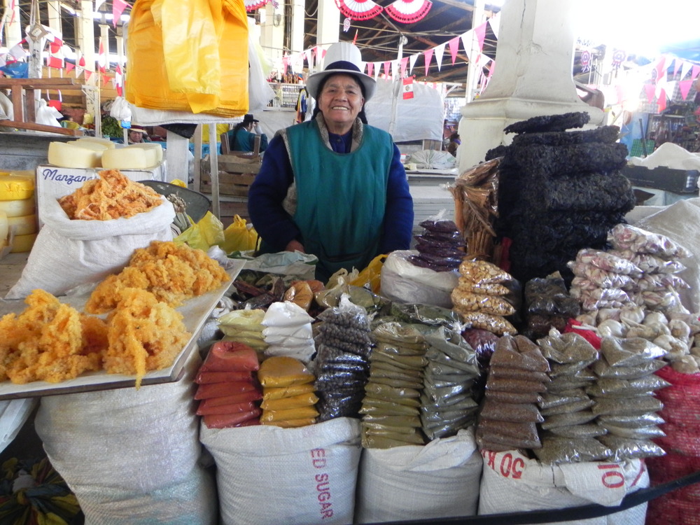 MERCADO CENTRAL,VENDEDORA DE ESPECIAS