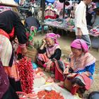 Mercado de Bac Ha, mujeres Hmong flor