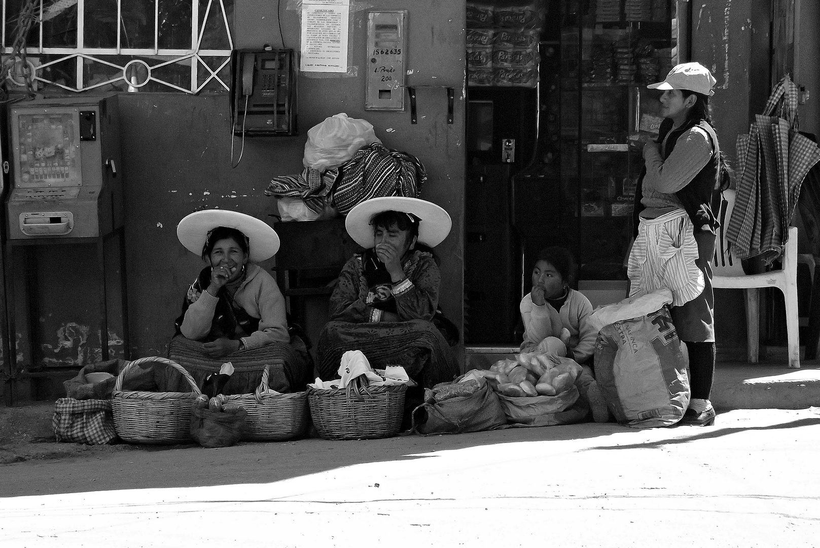 MERCADO EN PLENA CALLE