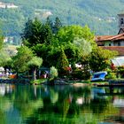 mercatino in riva al lago