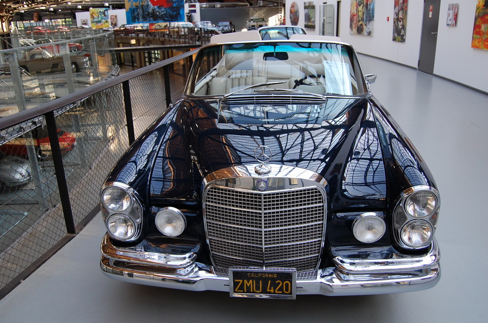 Mercedes 280 SE Oldtimer im Meilenwerk Düsseldorf